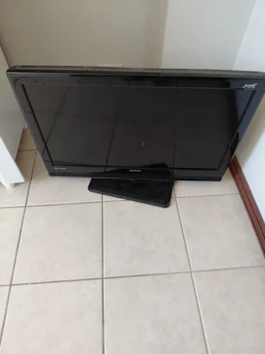 Televisão Semp sem controle
