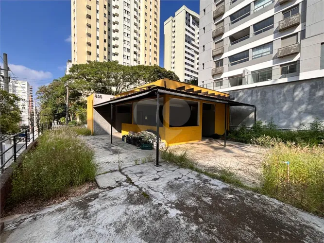 Terreno à venda ou para locação em Aclimação - SP