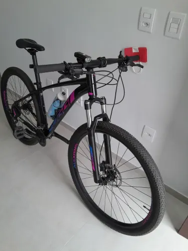Vendo bicicleta nova