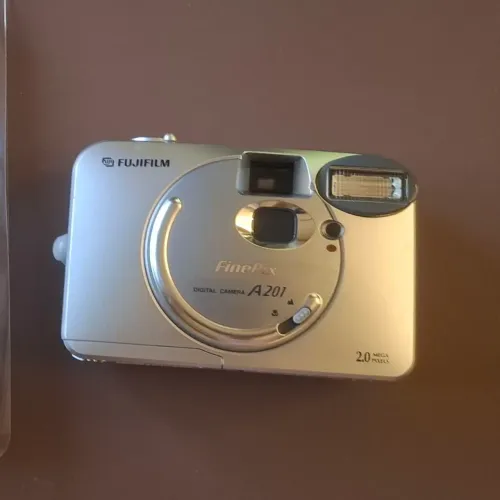 Câmera Digital Fujifilm FinePix A201 2MP Completa + 2 SmartMedia 128MB e 16MB + Leitor USB