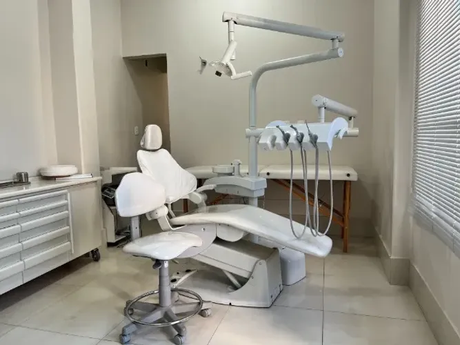 Consultório Odontológico KaVo Amadeus completo com mocho