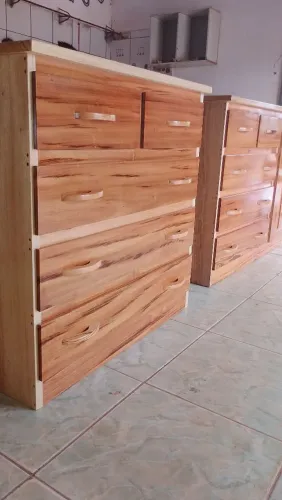 Cômoda normal e cômoda com sapateira 