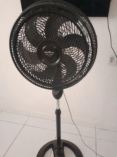 Um ventilador Turbo ainda semi novo porém está com barulho