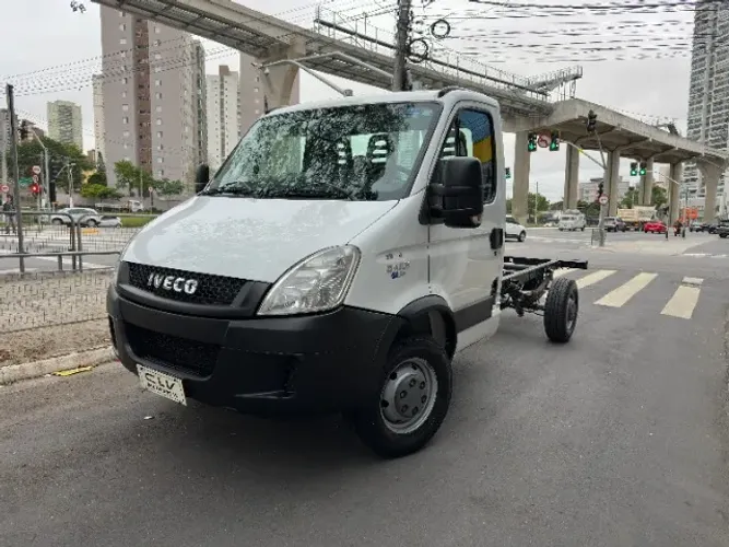 Iveco Daily Chassi 35s14 2P (e5) 2019