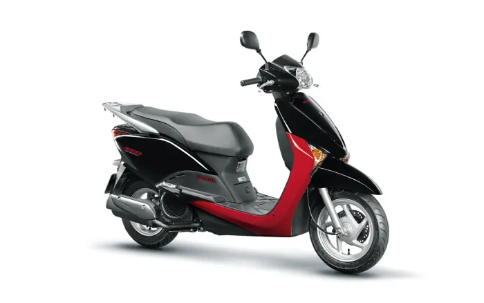 Moto Lead preta e Vermelha