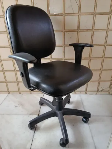 Cadeira giratória executiva 
