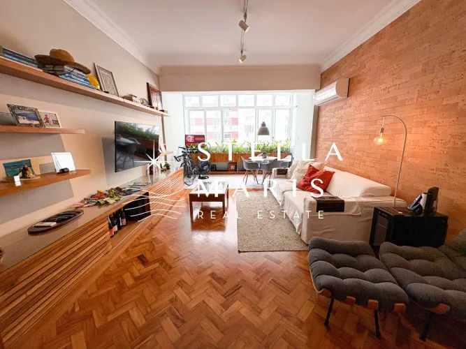 Copacabana, Apartamento silencioso totalmente reformado por arquiteto em ótima localização