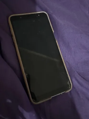 Samsung J8 quebrado