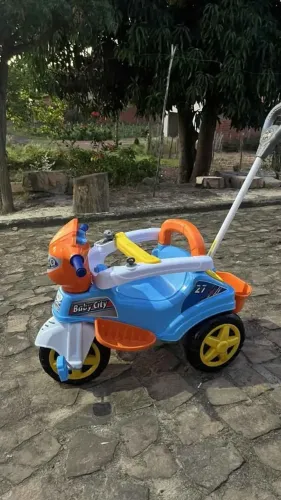 TRICICLO INFANTIL - novo na caixa