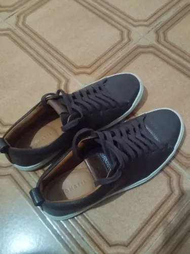 Vende-se sapatênis highstil em couro original semi-novo tel: *