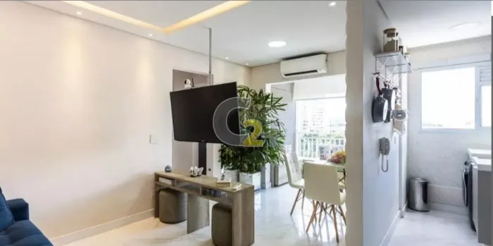 Apartamento á venda na Barra Funda, 2 quartos, 1 suíte, 1 vaga de garagem.