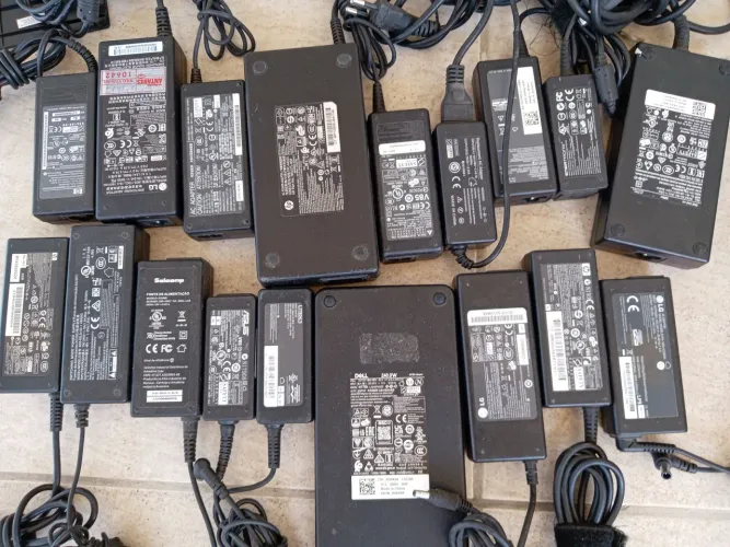 Carregadores de notebooks vários carregadores como Dell, Samsung, positivo, Acer, HP e out