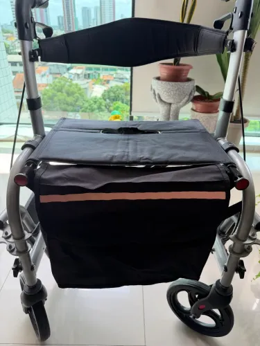 Andador Dellamed 4 Rodas Alumínio D15 Cinza Dobrável Assento 135kg