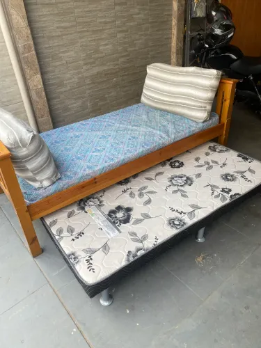 Bicama completa com colchão e almofadas