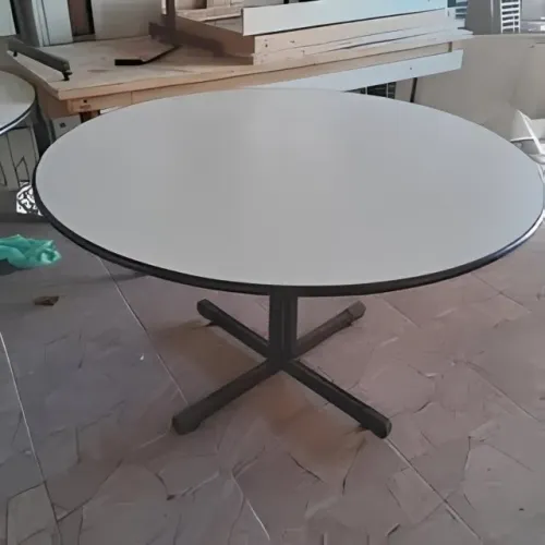 Mesa em excelente estado Medida