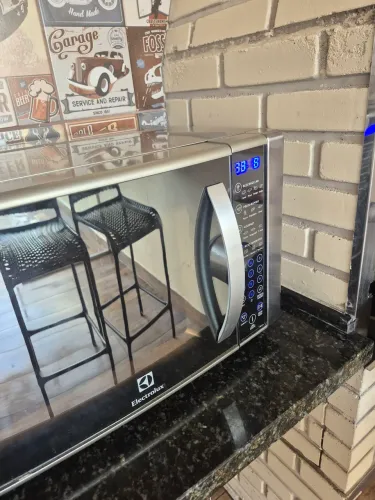 Microondas Electrolux Inox com grill excelente.