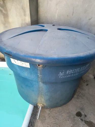 Vendo caixa d'água usada 1000 isdralit