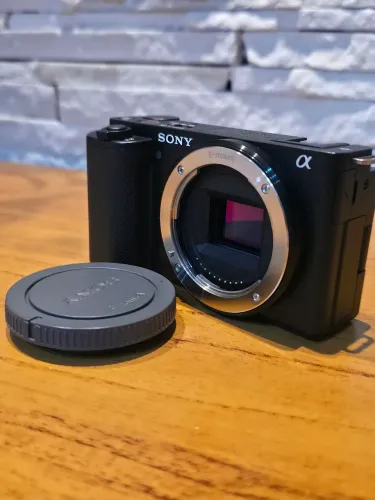 Câmera Sony ZVE10 Sem Lentes excelente estado e quase sem uso Caixa Feia