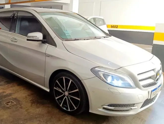 Mercedes-Benz Classe B 200 CGI 1.6 TB Sport 156cv AUT 2013