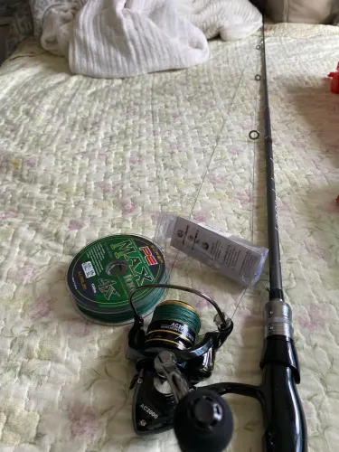 Conjunto de pesca feito em Carbono IM7 