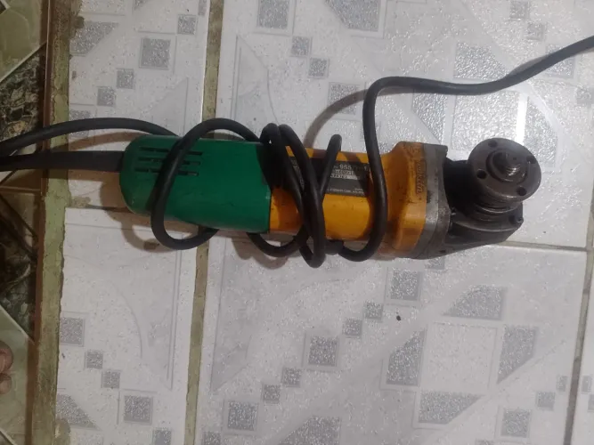 Lixadeira Makita(retirada de peças)