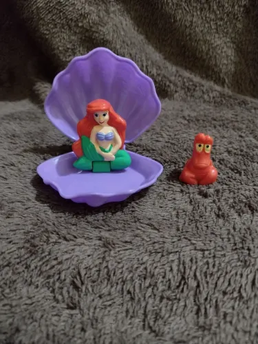 Miniatura Rara Ariel Concha + Sebastião Disney 2011 - Colecionável Original
