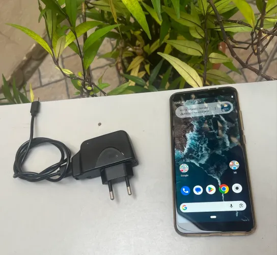 Celular Xiaomi Mi A2 em ótimo estado de conservação