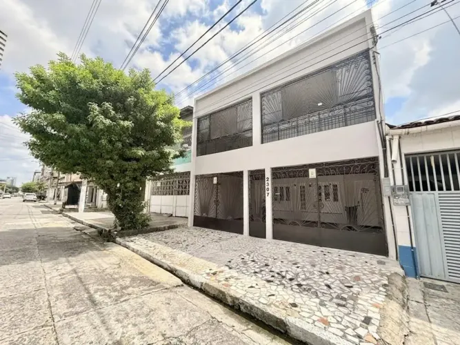 Casa com 3 suítes, Piscina e Placa solar, à venda na Pedreira - Belém