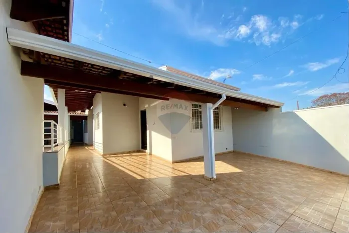 Casa à venda em Mogi Guaçu - Jardim Guaçuano - 3 Quartos (1 suíte) - AC: 242m²