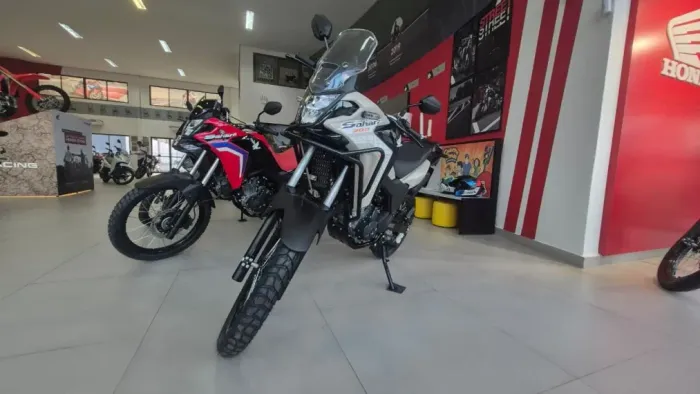 XRE SAHARA 300 ADV 0KM.