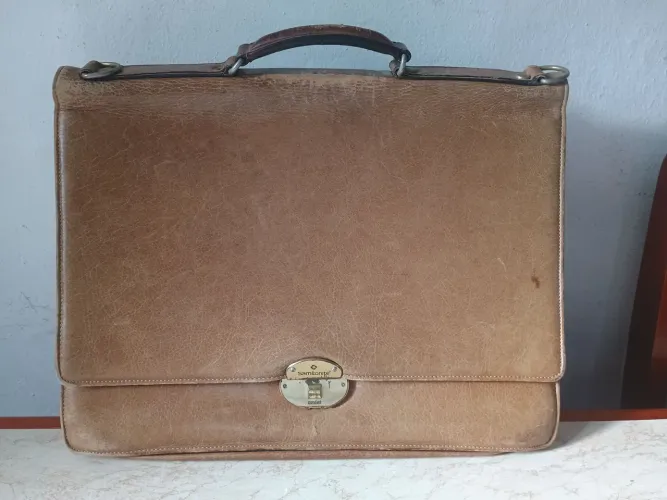 Maleta usada com avaria!