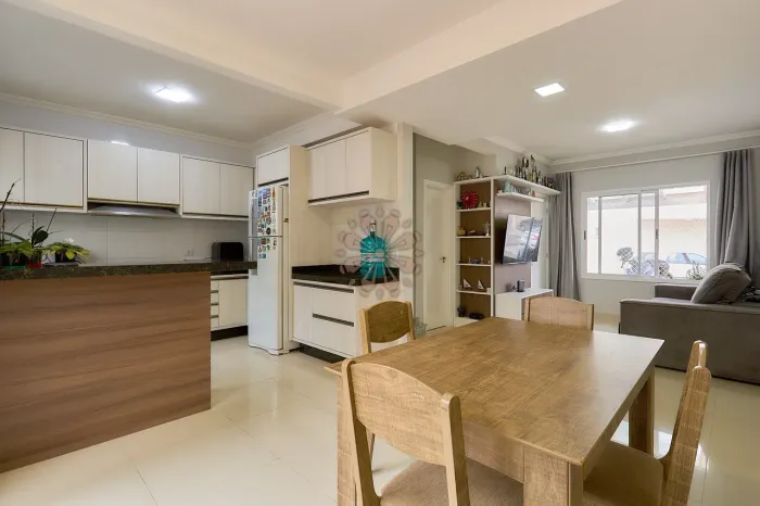 Sobrado Moderno em Condomínio Fechado 3 Quartos (1 Suíte), Espaço Gourmet e Lazer Complet