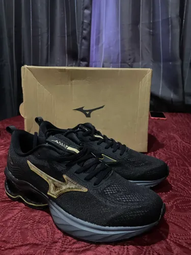 Mizuno Wave Frontier 15