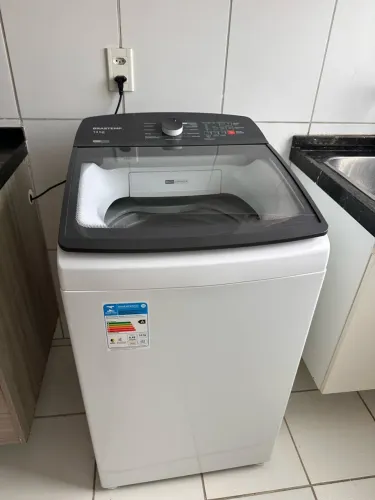 Vendo máquina de lavar Brastemp com 3 meses de uso, aceito cartão 