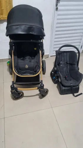 Carrinho de Bebê Ivy Gold Travel System Galzerano com bebê conforto