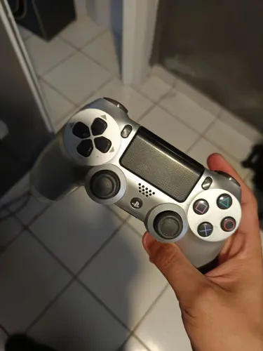 3 jogos e 1 controle(paralelo) por 200 reais