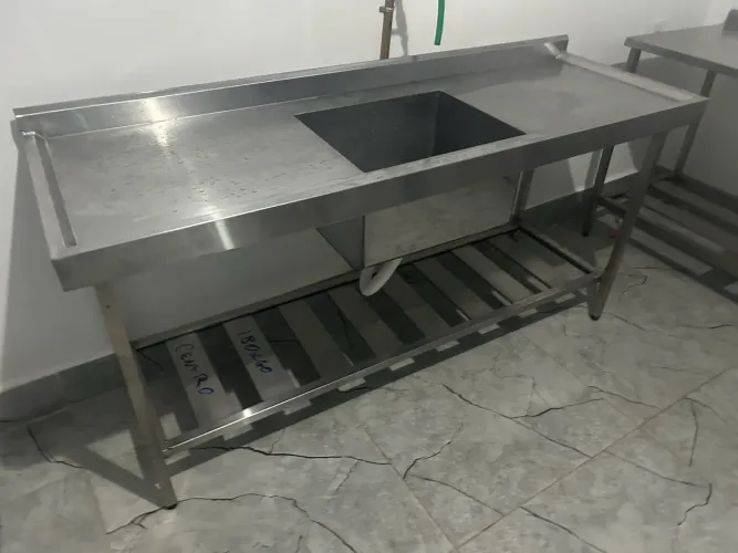 Pia industrial 1,80 x 0,80 altura 0,90