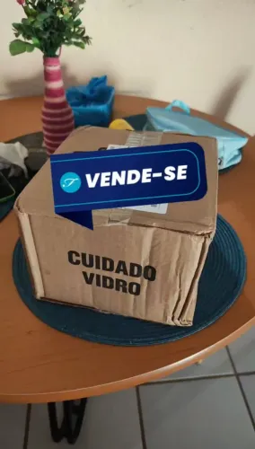 Vendo Kit com 12 frascos ( 200ml cada ) + 10 Sacos ( ambos ) p/ armazenar leite materno.