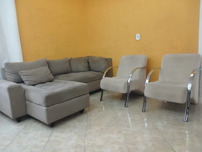 Sofá com poltrona de descanso