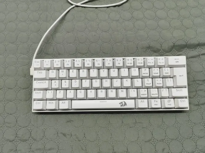 Teclado gamer Redragon fizz