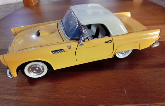Miniatura Ford Thunderbird