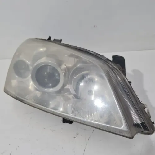 Farol Direito Gm Astra 2000 com detalhe