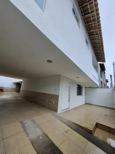 Ótimo dúplex três quartos sendo uma suíte jardim Vitória Macaé RJ!