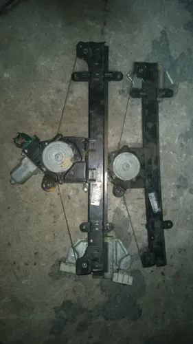Elevador Elétrico do Vidro Dianteiro Esquerdo Nissan Sentra 2015