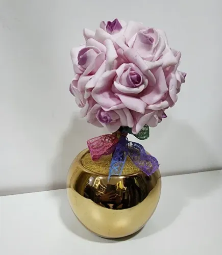 Lindo vaso decorativo com flores artificiais