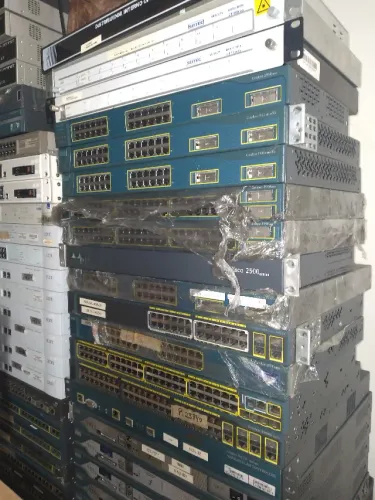 Switchs,Roteadores,Firewall,Patch panel,varios aparelhos,informatica e rede,tenho varios