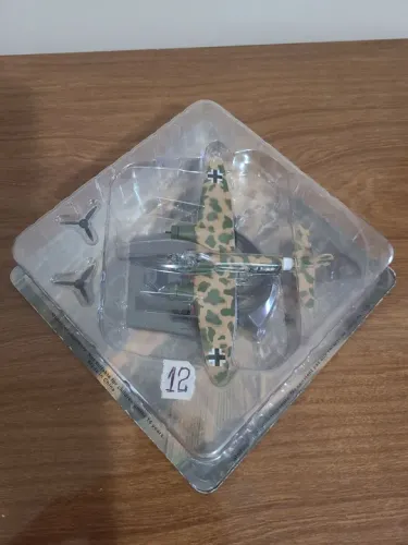 Miniatura Aviões Bombardeiros WWll Junker's Ju 88A-4 Germany