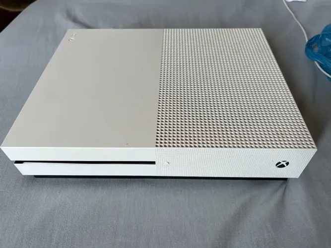 Xbox One S