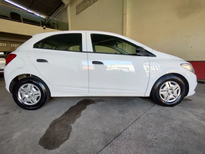 Chevrolet / Onix Joy Hatch 1.0 18/18