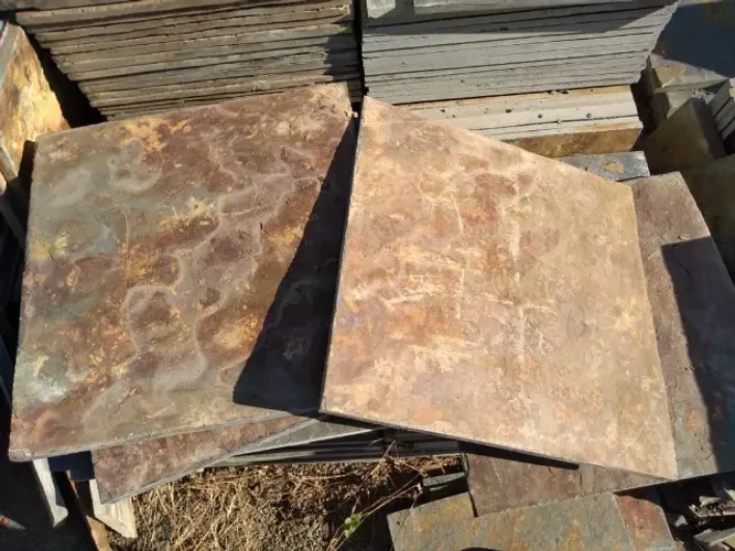 Piso de Pedra Ardósia Cinza Enferrujada 40 x 40